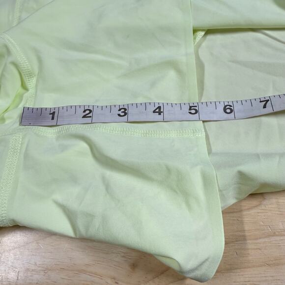 Athleta NWT Run With It 4.5" Shorts Size 1X Running Shorts Tequila Green Stretch - Picture 10 of 13